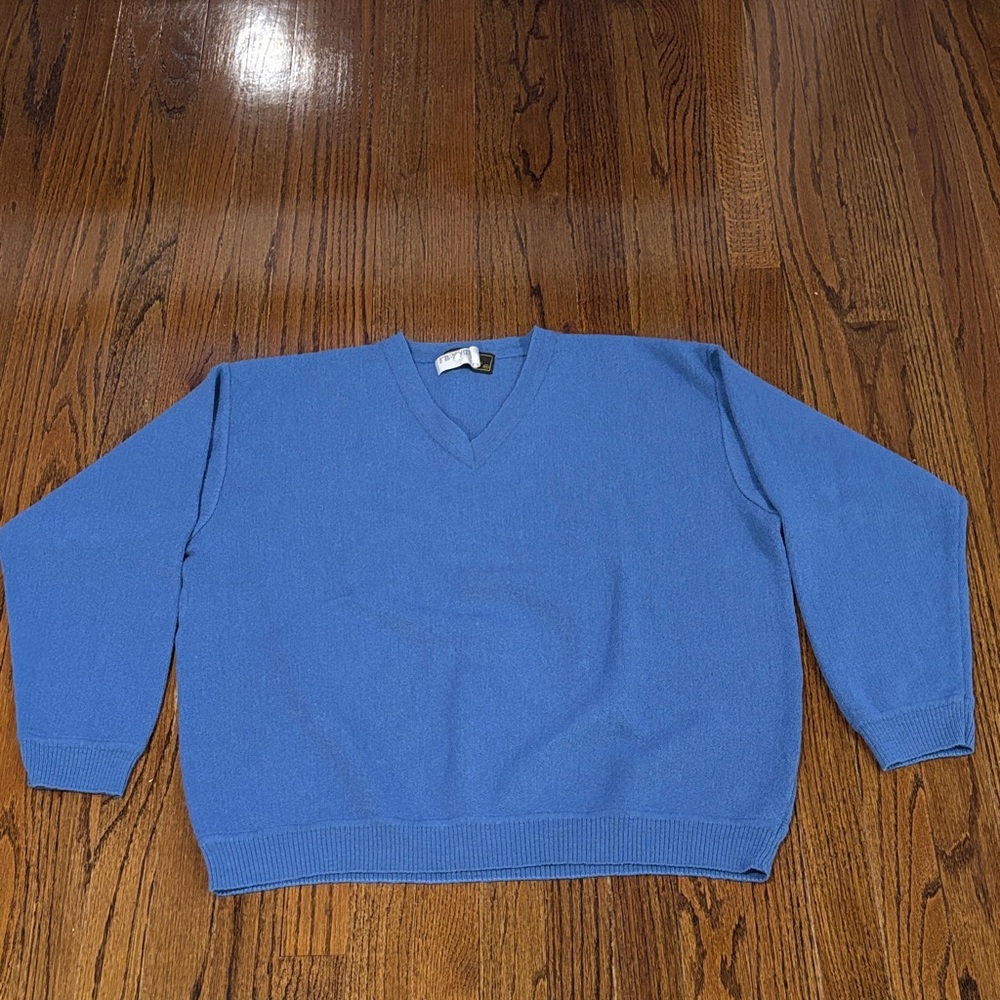 Peru unlimited Men's Blue V-Neck Sweater size XXL